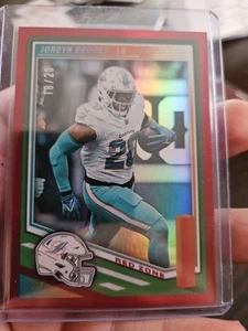 Fútbol americano Panini Score 2025 Jordyn Brooks Red Zone/20 #139 Miami Dolphins - Imagen 1 de 3