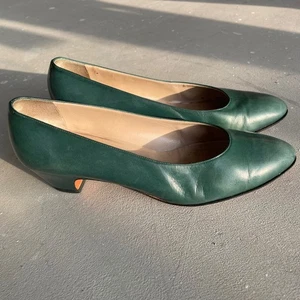 Salvatore Ferragamo grüne klassische Damen-Pumps Größe 7 B Slipper Absatz - Bild 1 von 15