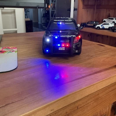 Houston Police Explorer 1:18 с мигалками - Изображение 1 из 4