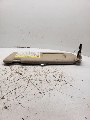 Солнцезащитный козырек для водителя седана без подсветки подходит для 02–08 AUDI A4 1053889 - Изображение 1 из 4