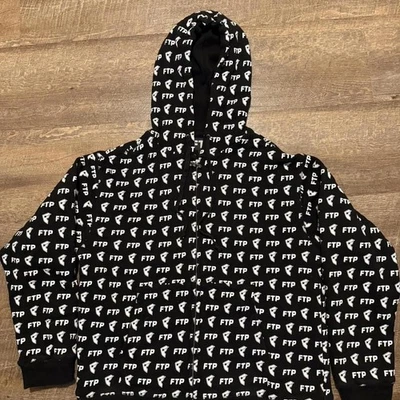 Cremallera térmica FTP x Famous All Over  Foto 1 de 3