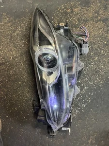 MAZDA 3 MK3 XENON HEADLIGHT FRONT LEFT PASSENGER SIDE BHT551040 2016(1ClipBroken - Picture 1 of 4