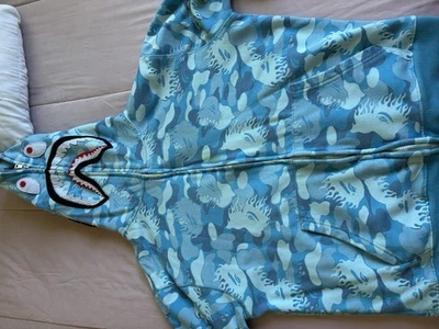 L女式蓝色Bape鲨鱼连帽衫 — 第 1/4 张图片