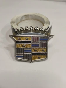 1975-1985 Cadillac Wire Wheel Cover Crest Emblem with clip P# 254508 Replacement - Picture 1 of 6