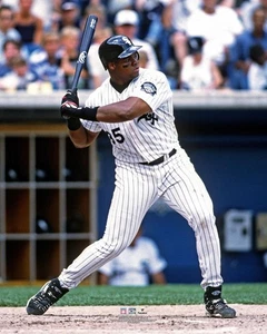 Frank Thomas Chicago White Sox Unsigned Prepares to Bat Photo - Picture 1 of 1