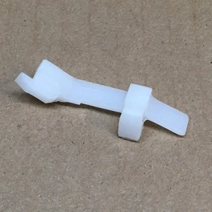 Genuine Fisher & Paykel Washer Pump Retaining Clip 425128P (425128) - Picture 1 of 1