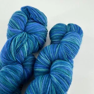 Lot of 2 - MALABRIGO Baby Merino Lace Yarn Skein | 50Gr | 470Yds | EMERALD BLUE - Picture 1 of 4