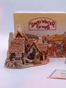Retro D WINTER Ornamental Cottage Green Dragon Pub Boxed - Picture 1 of 7