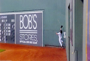 Baseball Foto (200X) JOHNNY DAMON #18 Red Sox "Fenway Park Catch" Q - Bild 1 von 1