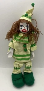 Vintage Porcelain Clown Down Figurine Made In Taiwan 9” Green Yellow - Foto 1 di 6
