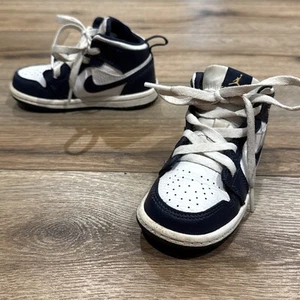 2019 Nike Air Jordan 1 Mid White Navy Blue Obsidian 640735-174 CHILD Size 7C - Picture 1 of 16