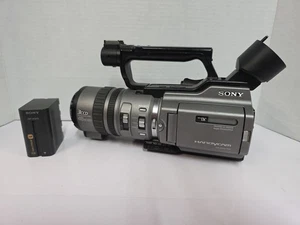 Sony Handycam DCR-VX2100 NTSC Promaster Progressive Scan With Battery Untested - Picture 1 of 24