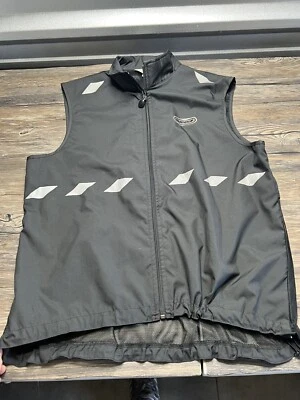 Sugoi 男式拉链骑行背心黑色灰色中号浅风衣 — 第 1/4 张图片