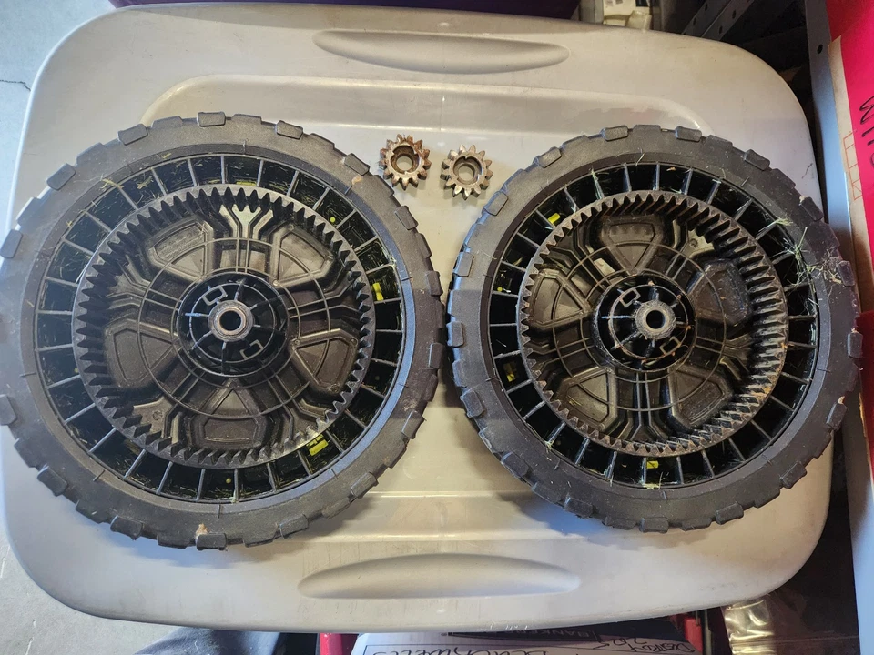 Conjunto de rueda Homelite USADO 318565008 y engranajes de transmisión 616363002 616363003 Foto 1 de 1
