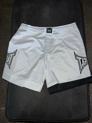 Shorts de luta Tapout branco preto MMA tamanho 36 roupa de treino luta - Imagem 1 de 4