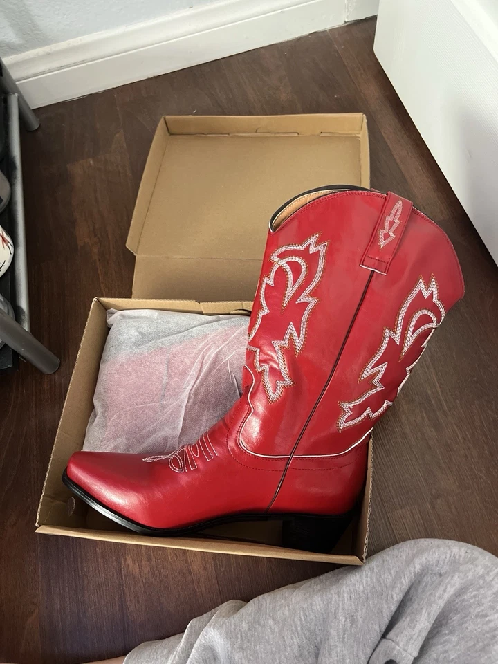 Nuevas botas de tacón bonitas rojas talla 9 para mujer talla 7,5 para hombre’s Foto 1 de 1
