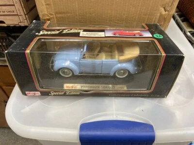 Special Edition 1951 Volkswagon Cabriolet Covertible Car 1/18 Maisto NIB In Box - Image 1 of 4