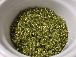 200g 6/0 4mm Glass Seed Beads LIME GREEN Silver Lined ( approx 3,000pcs ) S03 - Picture 1 of 1