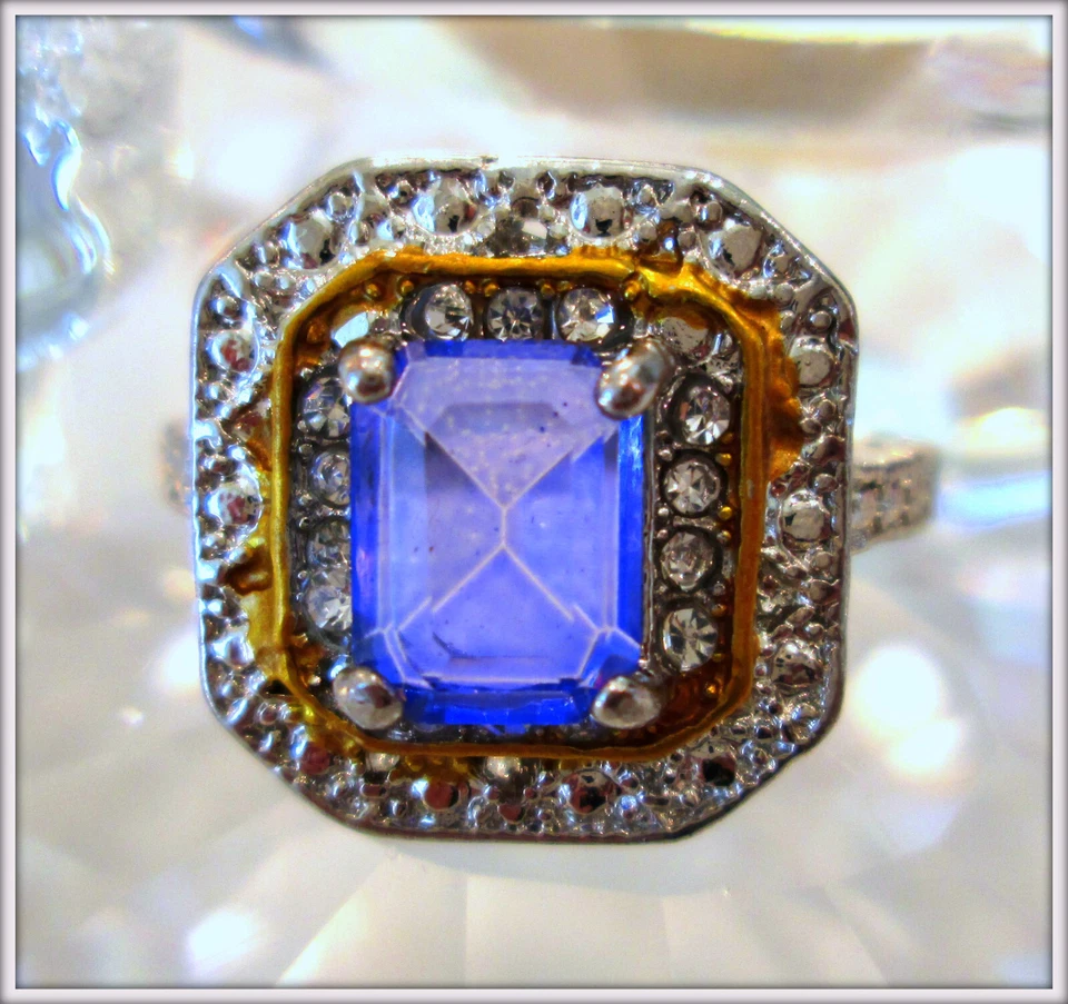 АЛЕКСАНДРИТ ДРАГОЦЕННЫЙ КАМЕНЬ ДАМ 18K ЗОЛОТО ЗАПОЛНЕННОЕ ЛАБОРАТОРИИ СОЗДАНО ПОТРЯСАЮЩЕЕ КОЛЬЦО РАЗМЕР 8 - Изображение 1 из 4