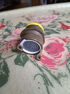 AMPHENOL ITT CANNON 9912 MS3121F24-61P Connector - Picture 1 of 4