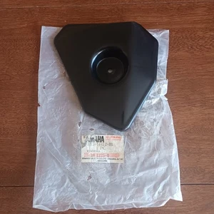 YAMAHA 1981 IT175 NOS AIR-BOX FILTER CAP CASE COVER LID 3R3- CALVMX AHRMA VMX - Picture 1 of 7