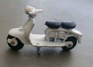 Scooter Lambretta 125 175 vintage de metal fundido a presión años 60 2,25" piezas o reparación - Imagen 1 de 12