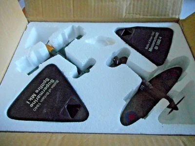 Atlas 3 909 301 Juego de Spitfire y Messerschmitt con soportes Segunda Guerra Mundial Foto 1 de 4