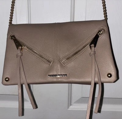 Bolso Bandolera Rampage Mujer Beige Cuero Sintético Nuevo con Etiquetas Herrajes Tono Dorado $68 Nuevo Foto 1 de 4