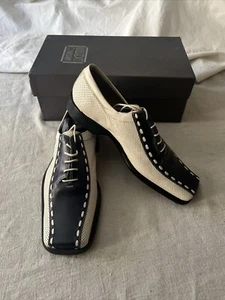Neu im Karton Gianfranco Lucentini eleganter Schuh mit eckiger Zehenpartie 42 EU/9 US Italien Leder Oxford - Bild 1 von 11