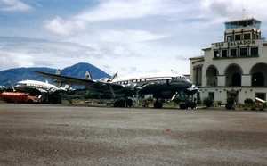 PHOTO PAN AMERICAN AIRLINES L-049 @ SAN SALVADOR AIRPORT 4" X 6" PHOTO - Picture 1 of 3