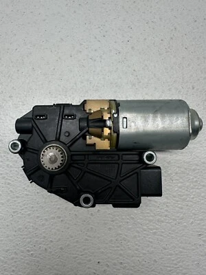 2011-2014 HYUNDAI SONATA HYBRID SUN ROOF MOTOR OEM 252210 - Image 1 of 4
