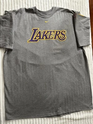 Camiseta vintage años 90 Nike Los Angeles Lakers Kobe Bryant #8 Center Swoosh Foto 1 de 4