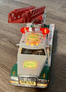 Camión de rescate Hess 1994. Escalera Acción Todas las Luces 3 Ajustes de Sirena Intermitentes - Imagen 1 de 5