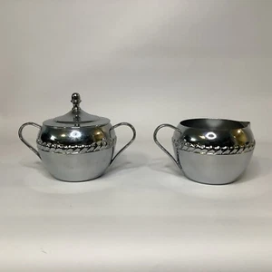 Vintage Metal Irvinware Sugar Bowl And Creamer Set - Picture 1 of 17