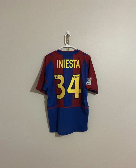  SoccerStarz FC Barcelona Andres Iniesta Home Kit : Sports &  Outdoors