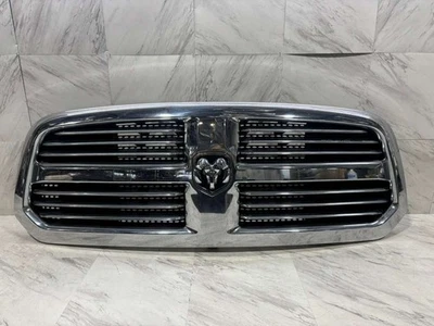 Dodge Ram 1500 2013-2018 parrilla OEM superior delantera central parrilla cromada 13DSAC0020A Foto 1 de 4
