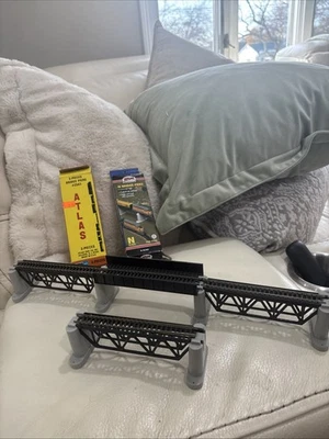 АТЛАС МАСШТАБА N? МОСТ РАЗНООБРАЗИЕ ЛОТ ИЗ 4 ПРЕДВАРИТЕЛЬНО ПОСТРОЕННЫХ БАЛОЧНЫХ И ЭСТАКАДНЫХ МОСТОВ И ПИРСОВ - Изображение 1 из 4