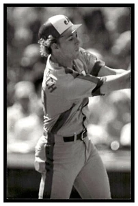 Tim Wallach (1983) Montreal Expos Vintage Baseball Postcard Rd8 - Picture 1 of 2