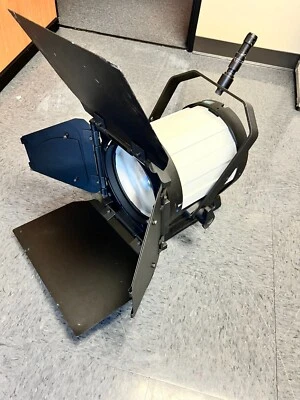 Litepanels SOLA 9 LED 9" Fresnel Light Barndoors Fixture 1000W Daylight Output - Image 1 of 4