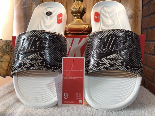 Sandali sportivi ciabatte donna Nike Victori One Slide stampa pelle di serpente nuovi con etichette taglia 9