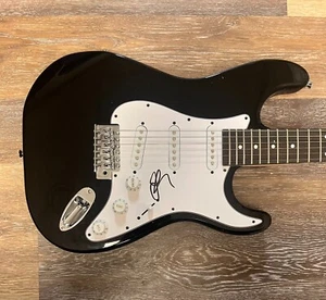 * OLIVIA RODRIGO * signed electric guitar * GUTS * SOUR * VAMPIRE * 2 - Picture 1 of 2