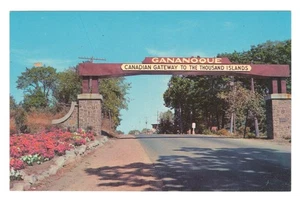 Gananoque Ontario Chrome Vintage Thousand Islands Gateway Postcard - Picture 1 of 2