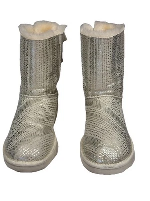 Botas UGG, hago boda, blanco roto, detalles de diamantes de imitación. Mujer Talla 8 Foto 1 de 4