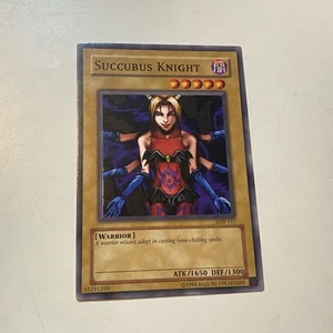 JUEGO DE CARTAS COLECCIONABLES SUCCUBUS KNIGHT LEGEND OF BLUE EYES WHITE DRAGON YU-GI-OH - Imagen 1 de 1