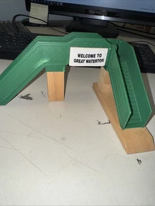 RARE Thomas Wooden Railway Welcome To Great Waterton Bridge - Picture 1 of 6