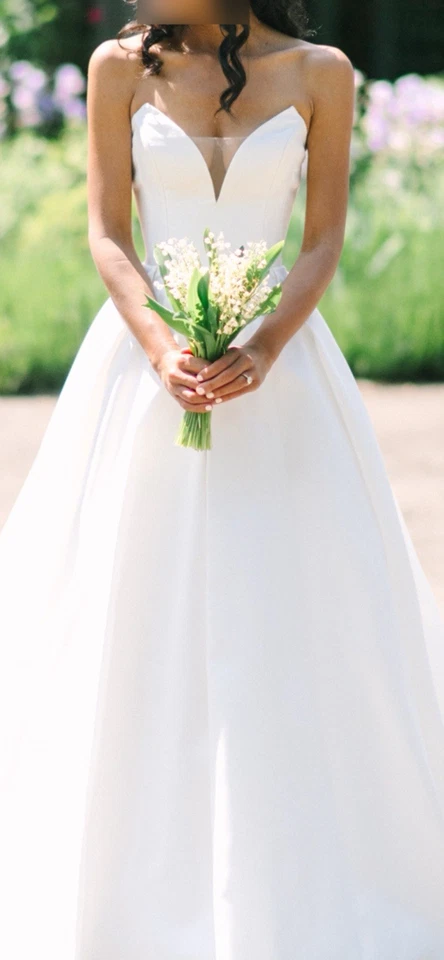 Vestido de novia RIVINI | Seda Mikado Línea A | Talla 2 | Usado una vez | Venta al por menor $8,100 Foto 1 de 4