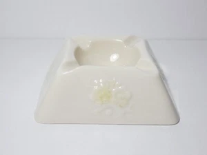 CENICERO CUADRADO VINTAGE BELLEEK IRLANDA ESTAMPADO DE ESPINAS FLORALES MARCA VERDE - Imagen 1 de 7