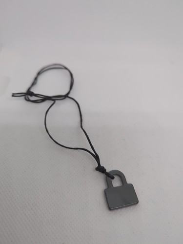 VETEMENTS Collana a forma di lucchetto in ematite 10"