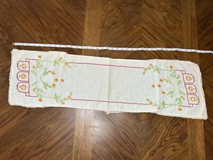 Corredor de mesa bordado vintage diseño floral 36” x 10” hecho a mano - Imagen 1 de 12