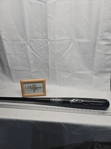 RYAN HOWARD SIGNED 33 OZ LOUISVILLE SLUGGER PRO STOCK BAT BECKETT AUTHENTIC AUTO - Picture 1 of 5